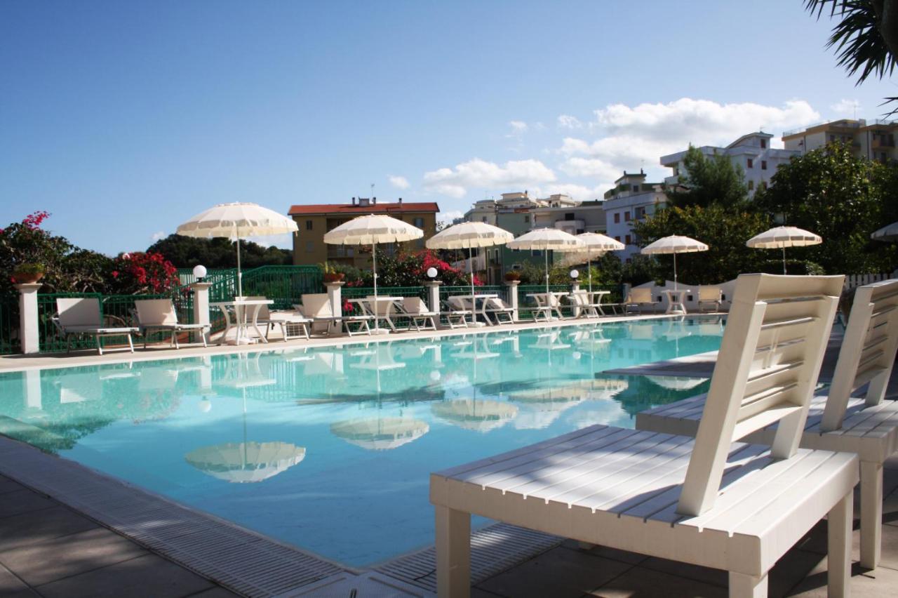 Villa Americana Park Hotel.
