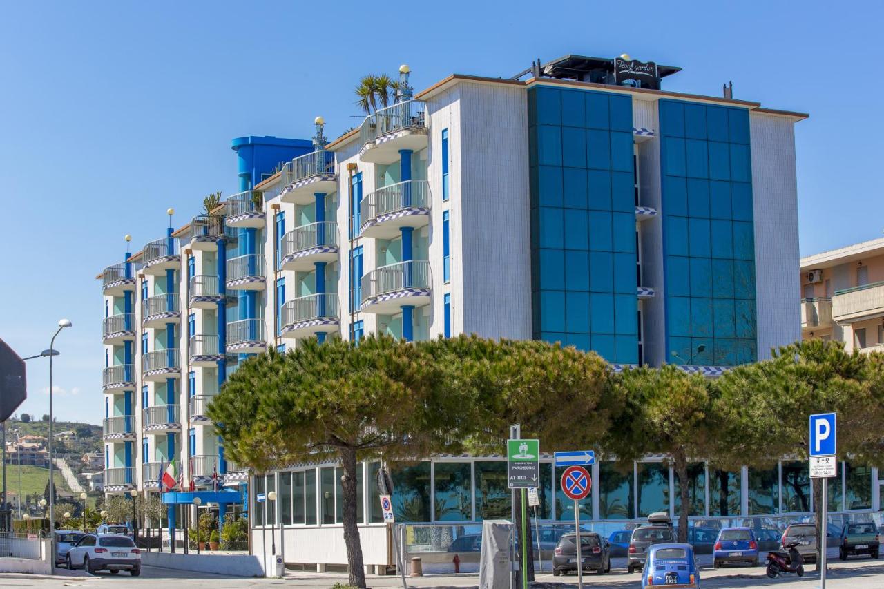 Hotel Ambassador.