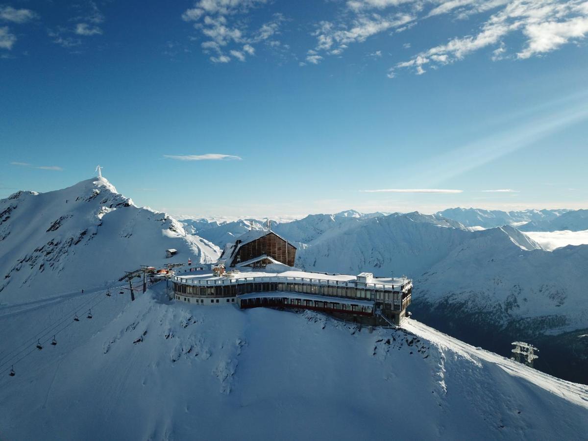 Glacier Hotel Grawand.