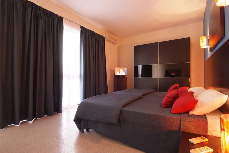 St Julians Bay Hotel Malta image 3