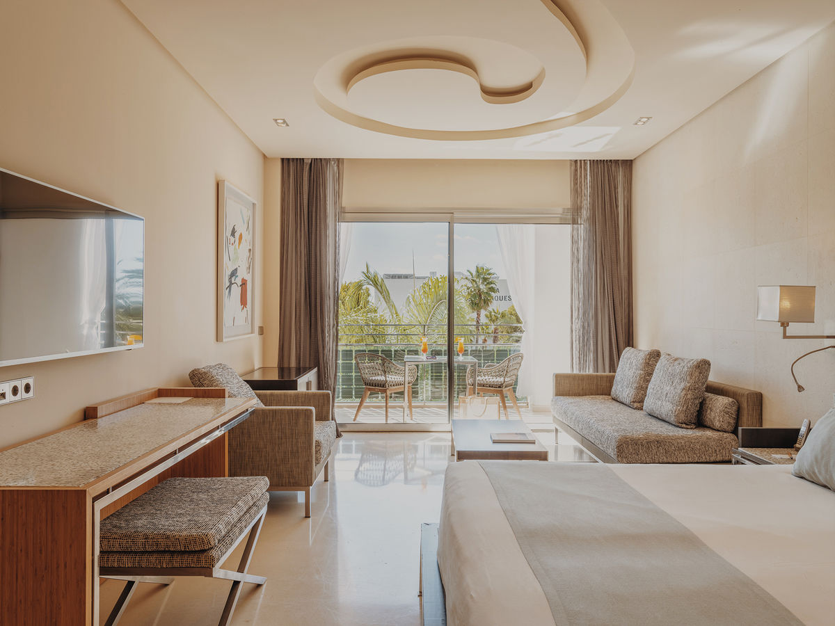 Aguas de Ibiza Grand Luxe Hotel image 2