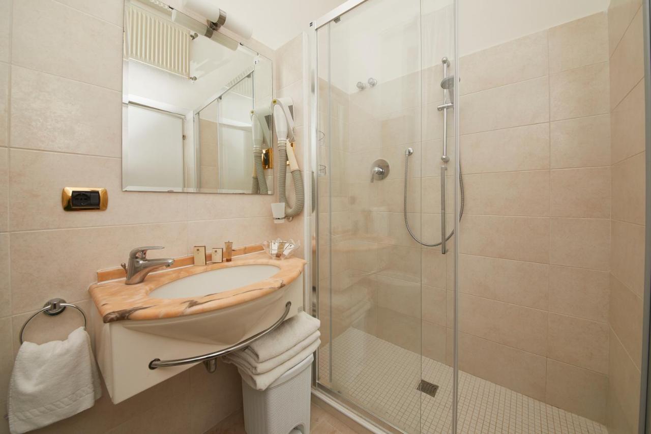 Hotel Vienna Ostenda in Rimini - foto 5