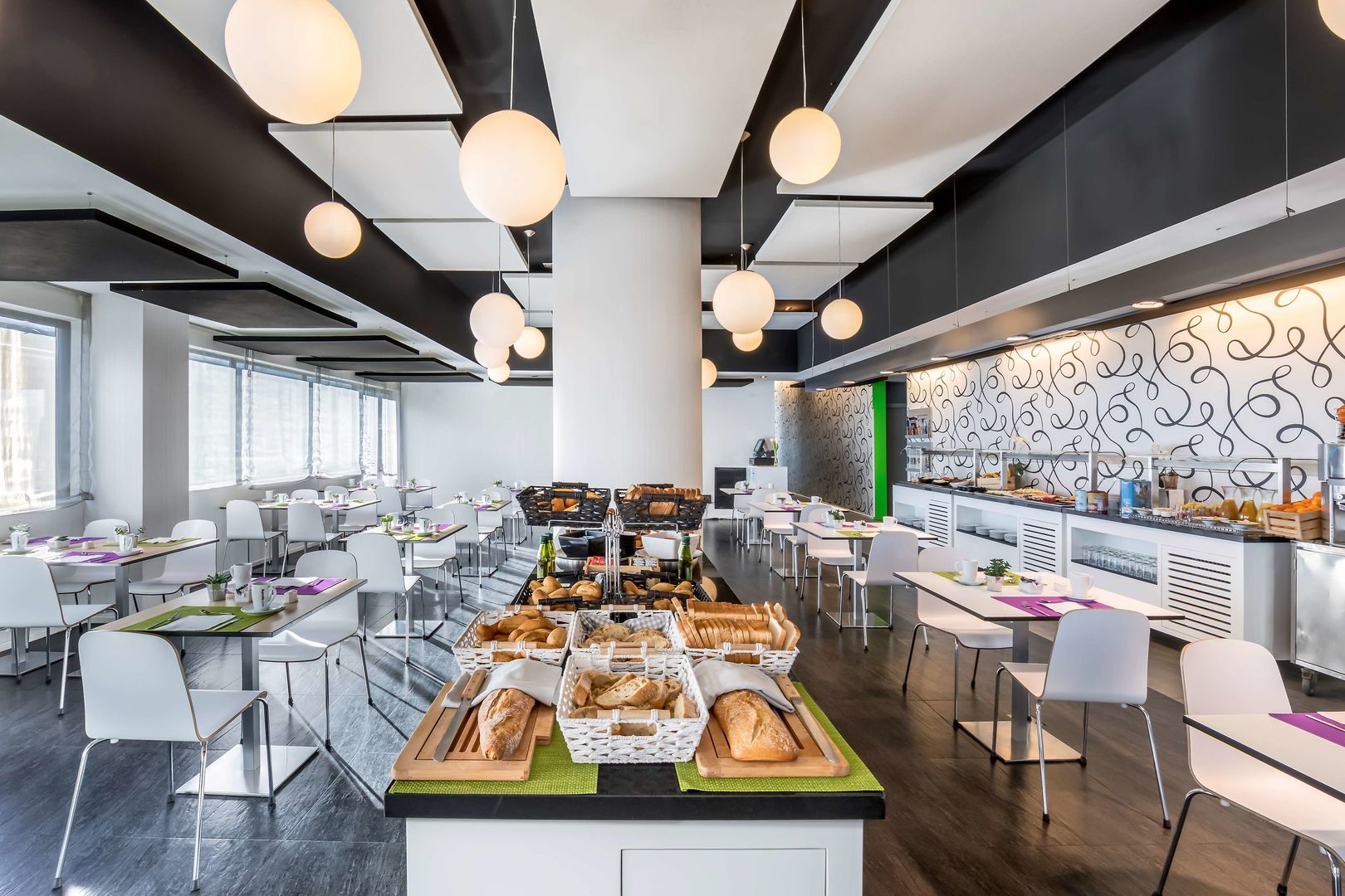 Zentral Castellana Norte image 2