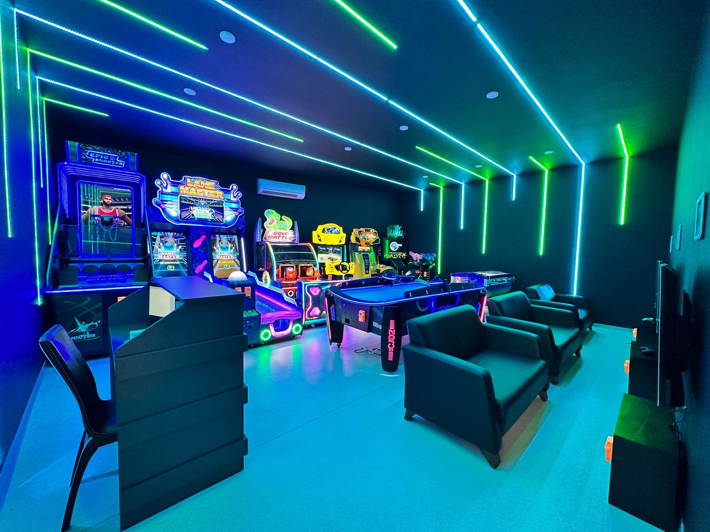 Blue Wave Suite Hotel image 2