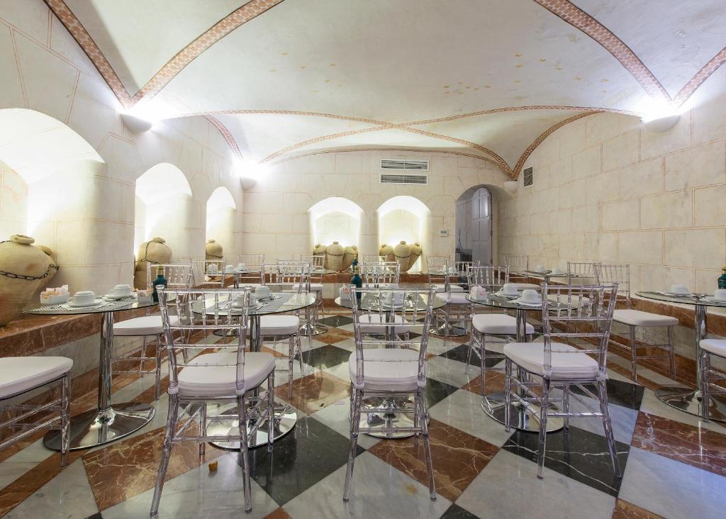 Las Casas De La Judería Sevilla image 2