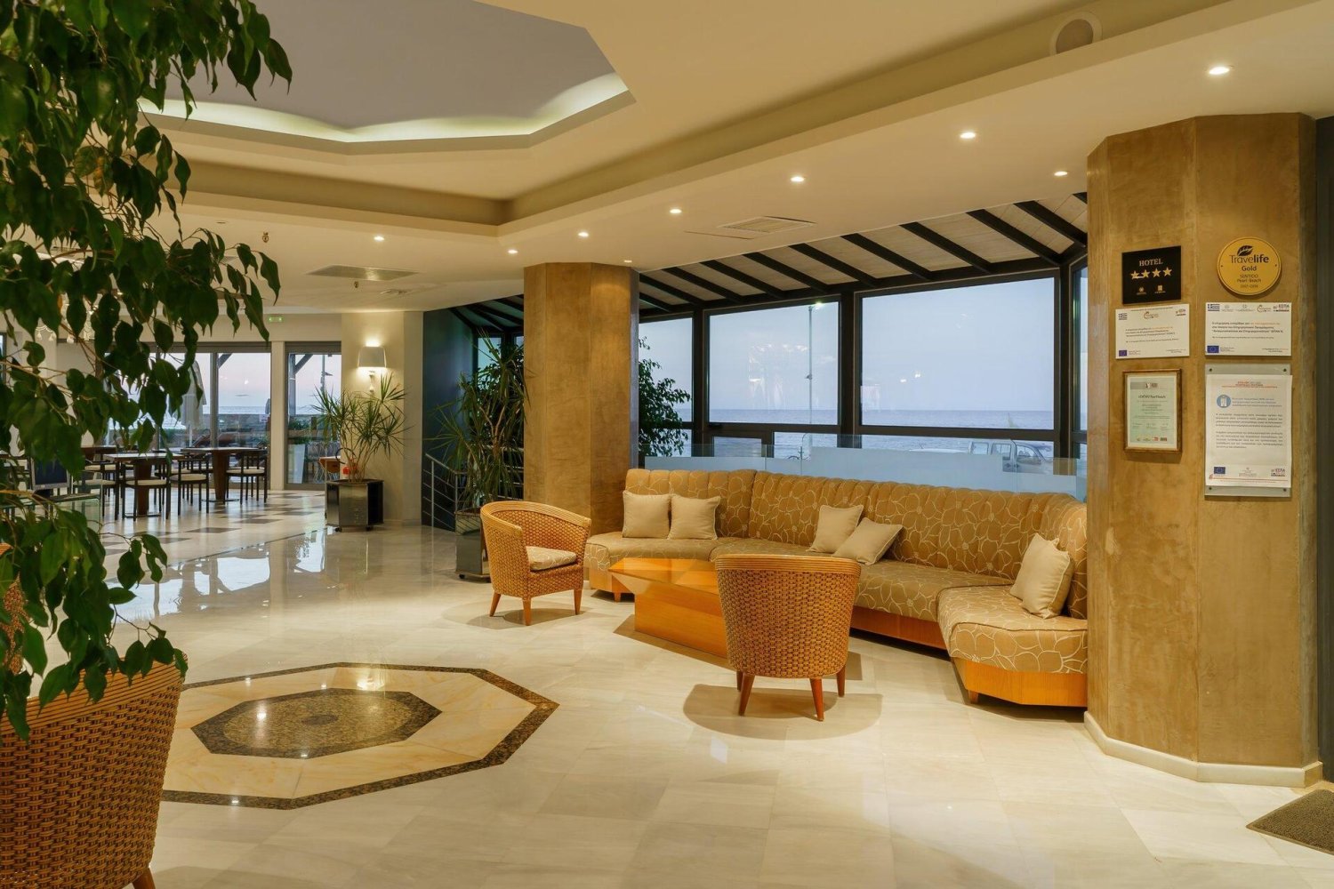 Pearl Beach Hotel image 1