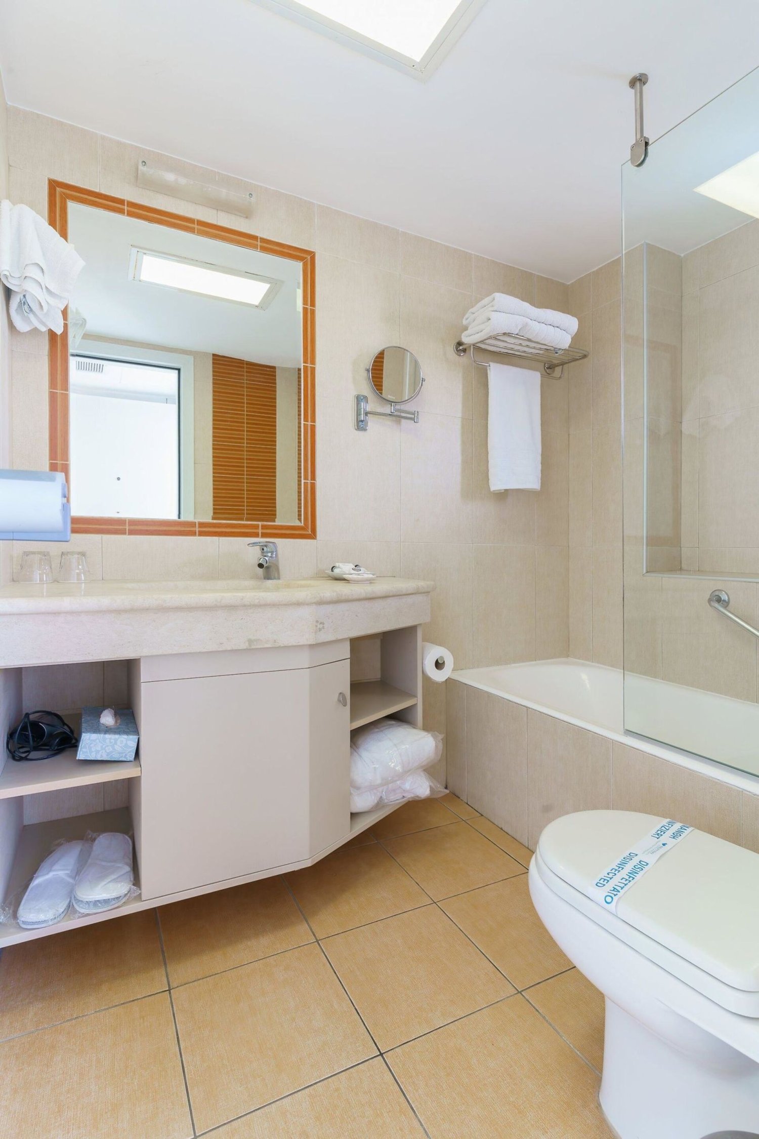 Pearl Beach Hotel image 3