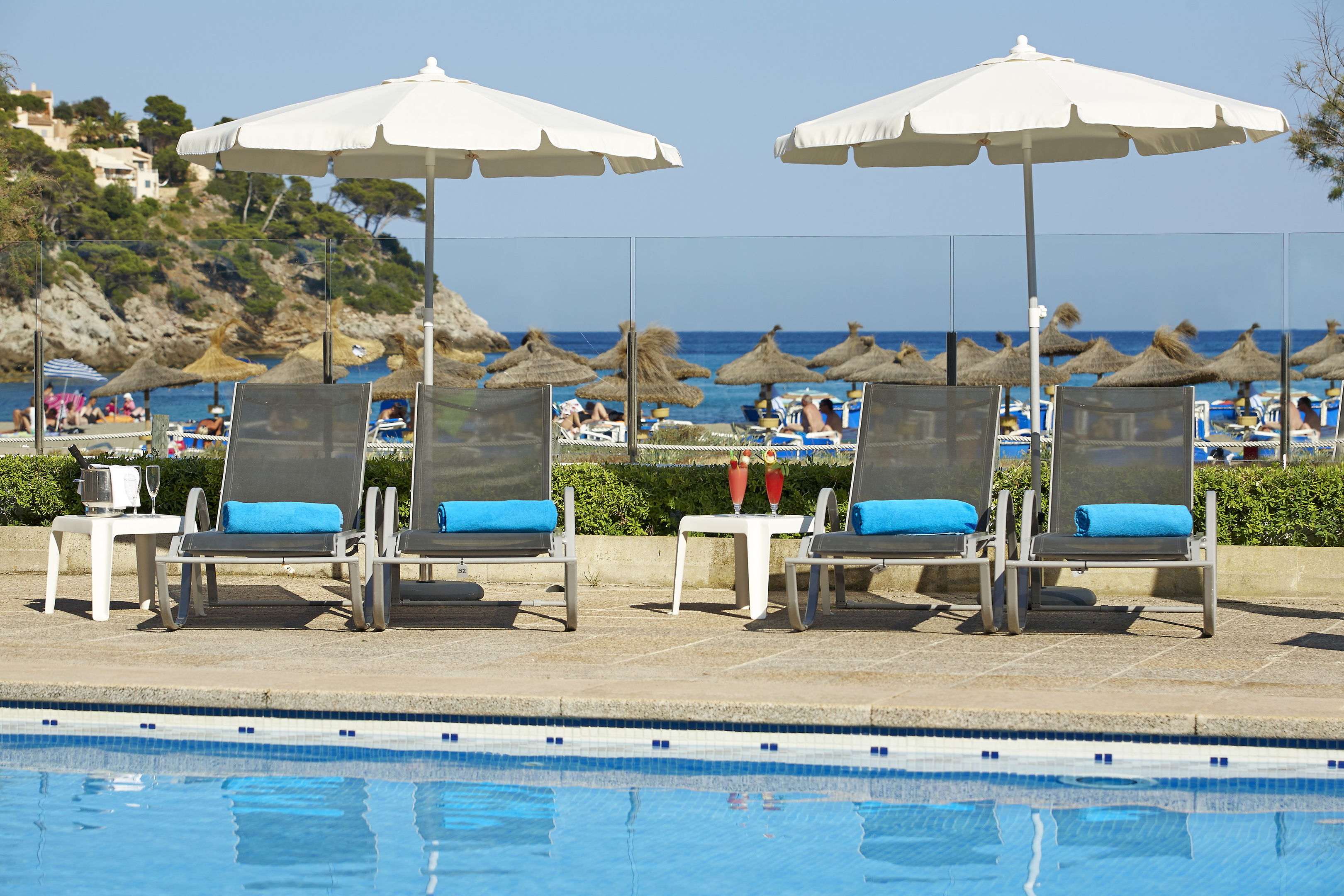 Universal Hotel Castell Royal foto 6