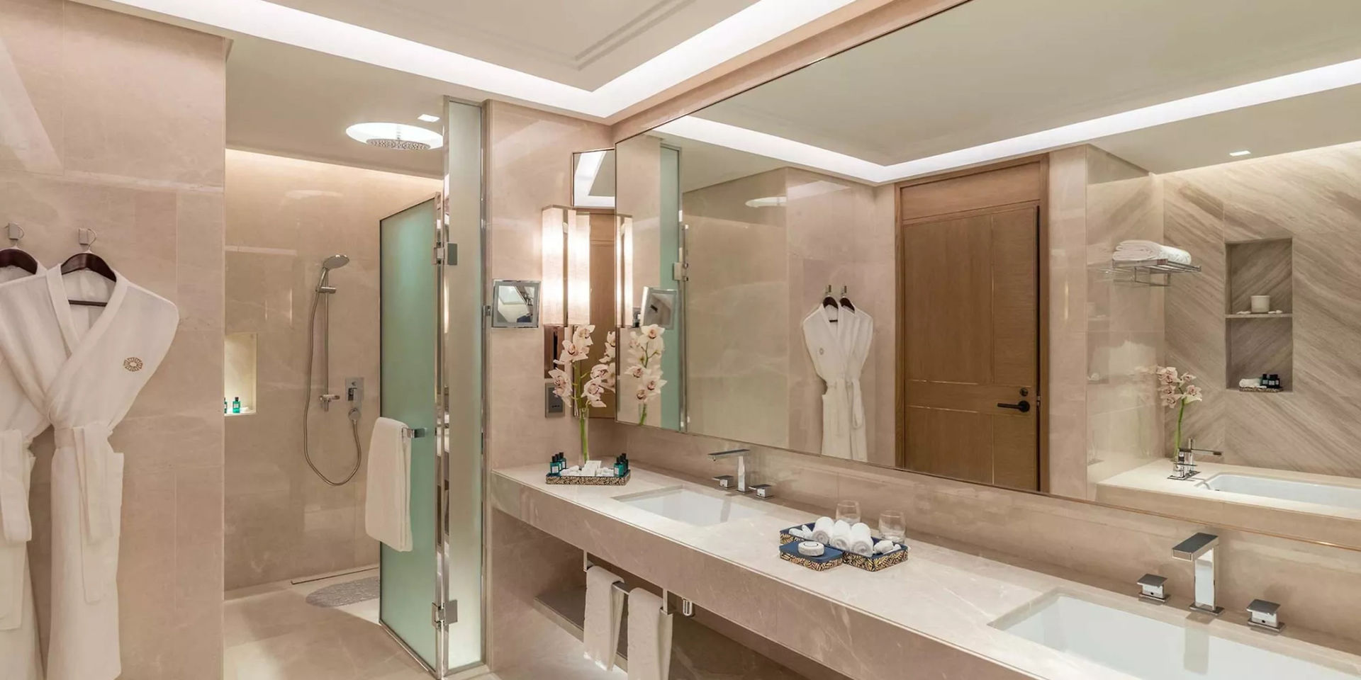 Taj Exotica Resort & Spa, The Palm image 2