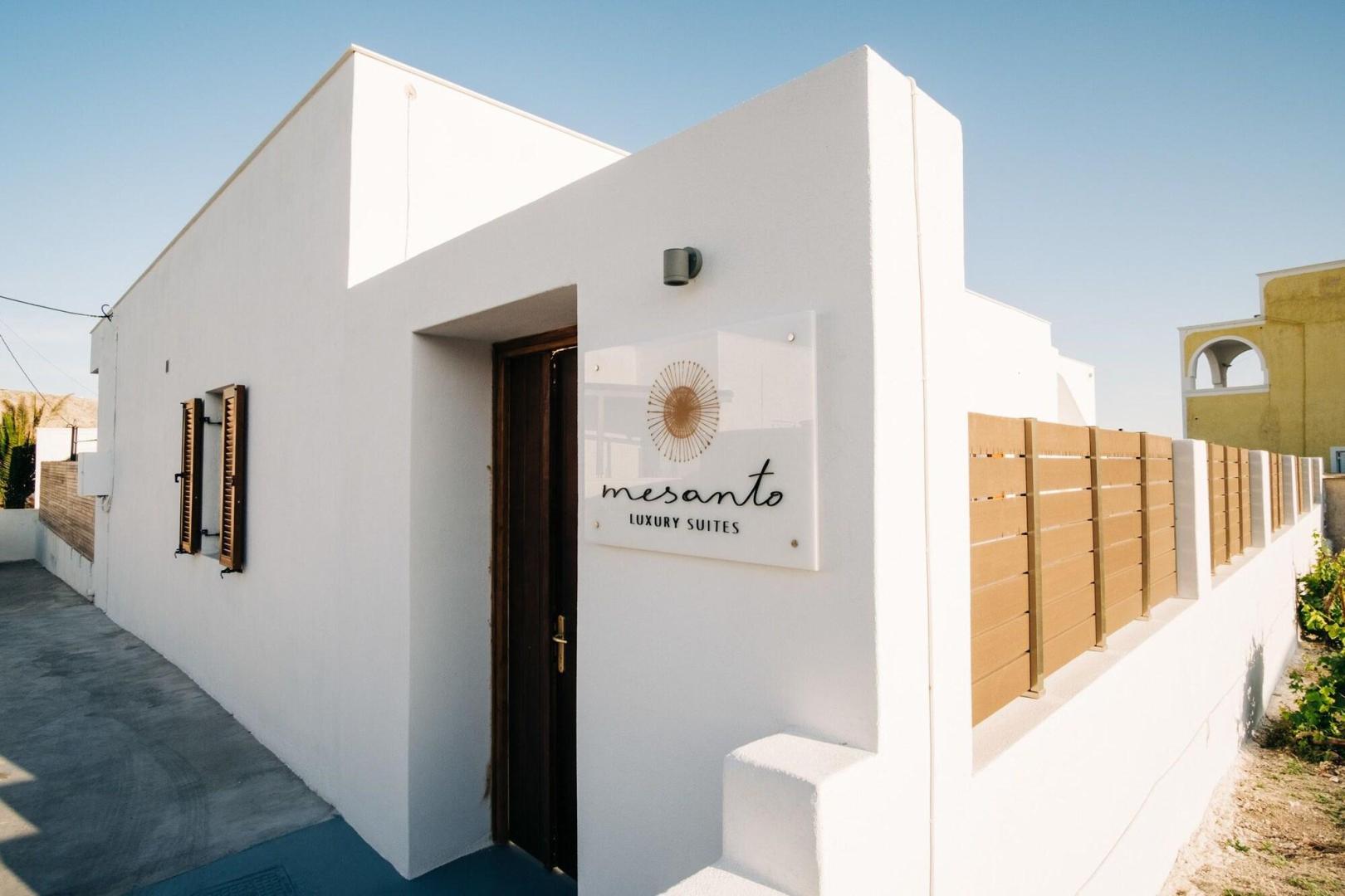 Mesanto Luxury Suites foto 17