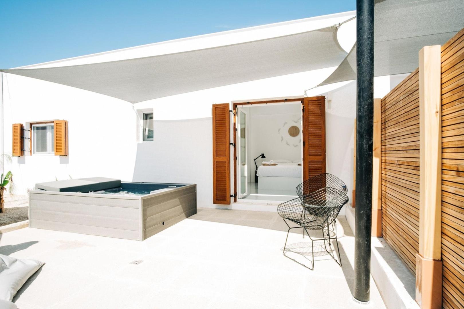 Mesanto Luxury Suites foto 32