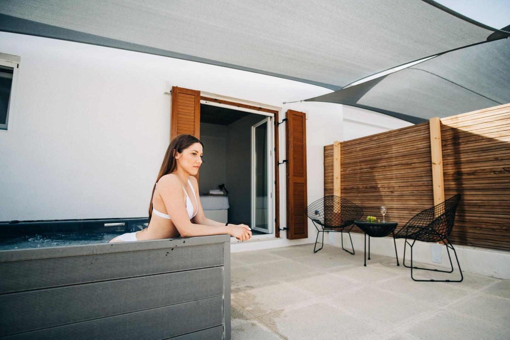 Mesanto Luxury Suites foto 42