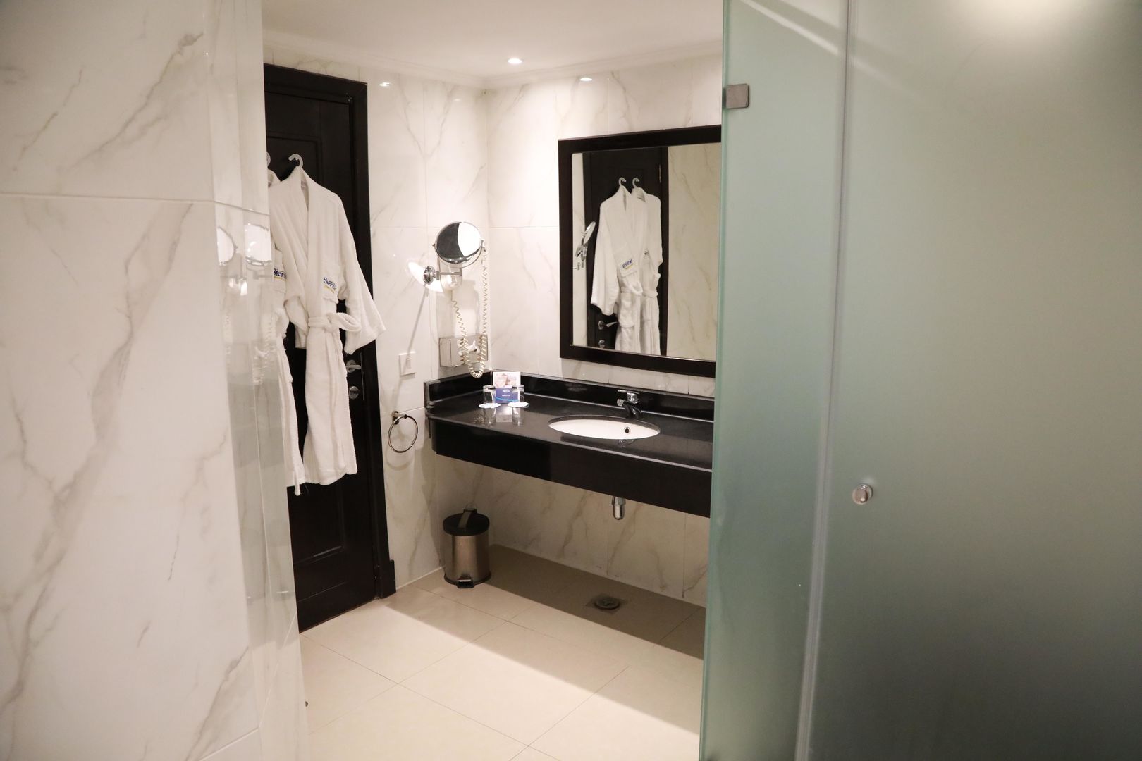 Sierra Hotel image 2