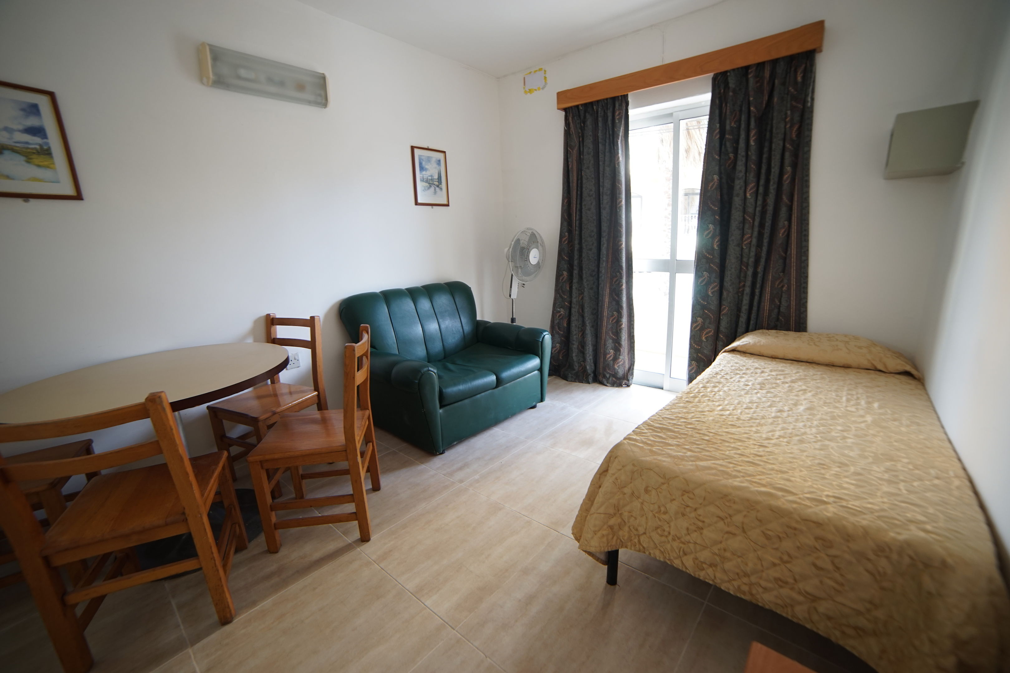 Suite met zithoek — Cardor Holiday Complex