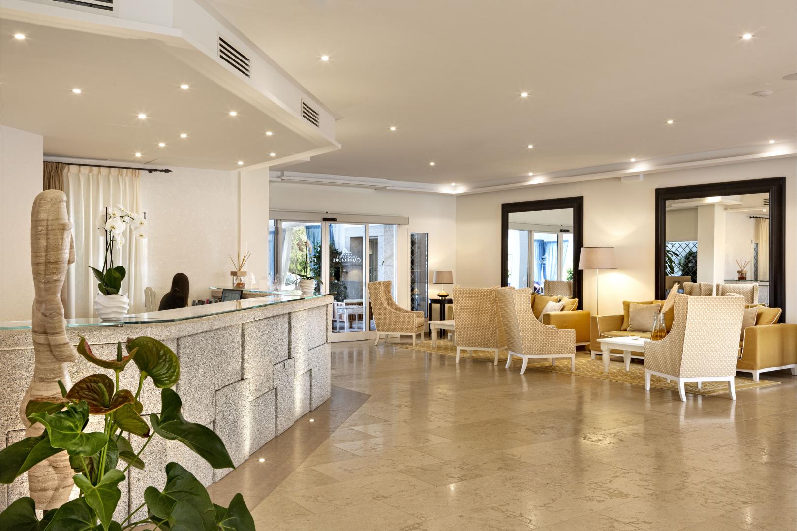 Luxe entreehal — Grand Hotel Cannigione