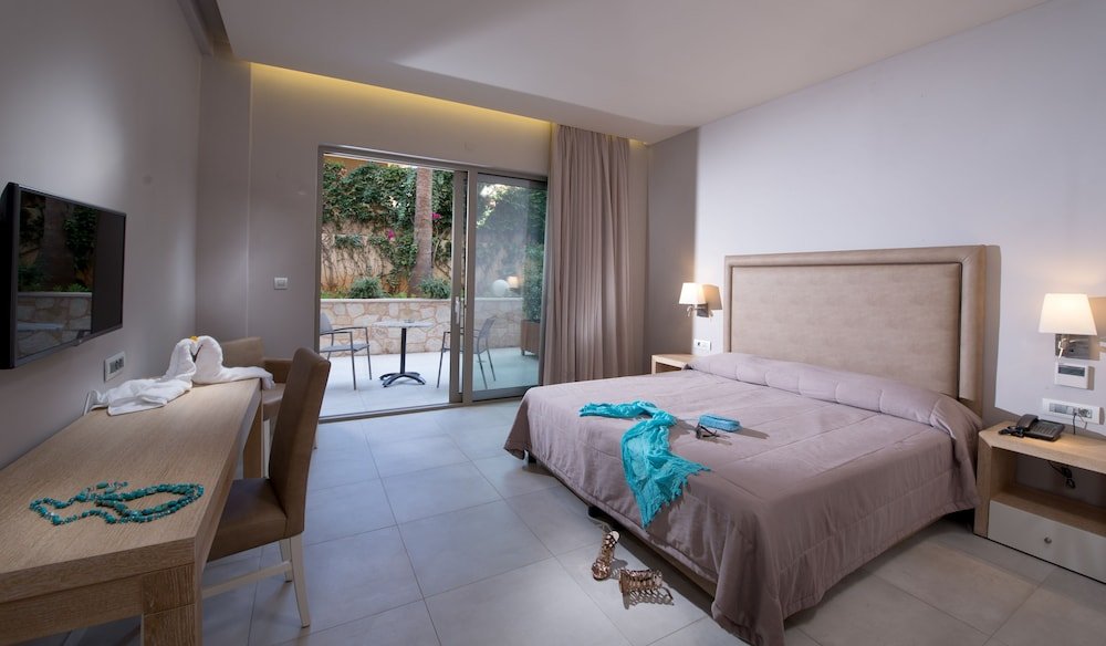 Cactus Beach Hotel & Bungalows image 2