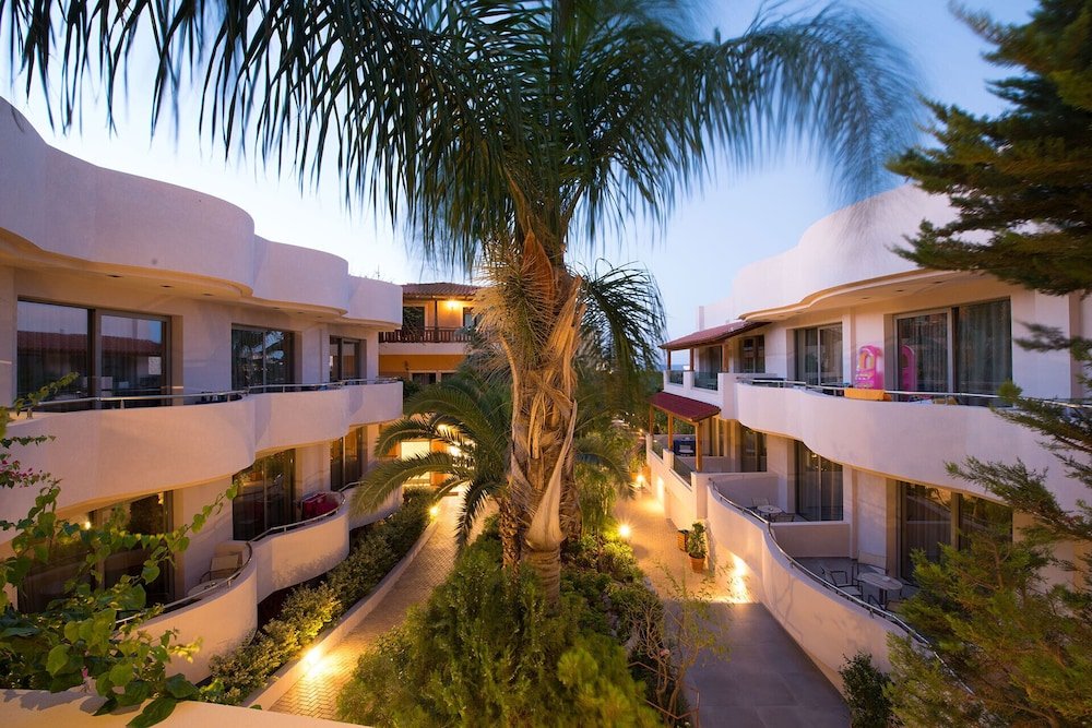 Cactus Beach Hotel & Bungalows image 1