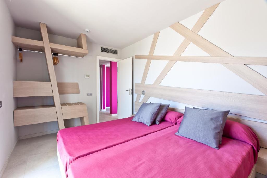 Ryans Ibiza Apartments image 2
