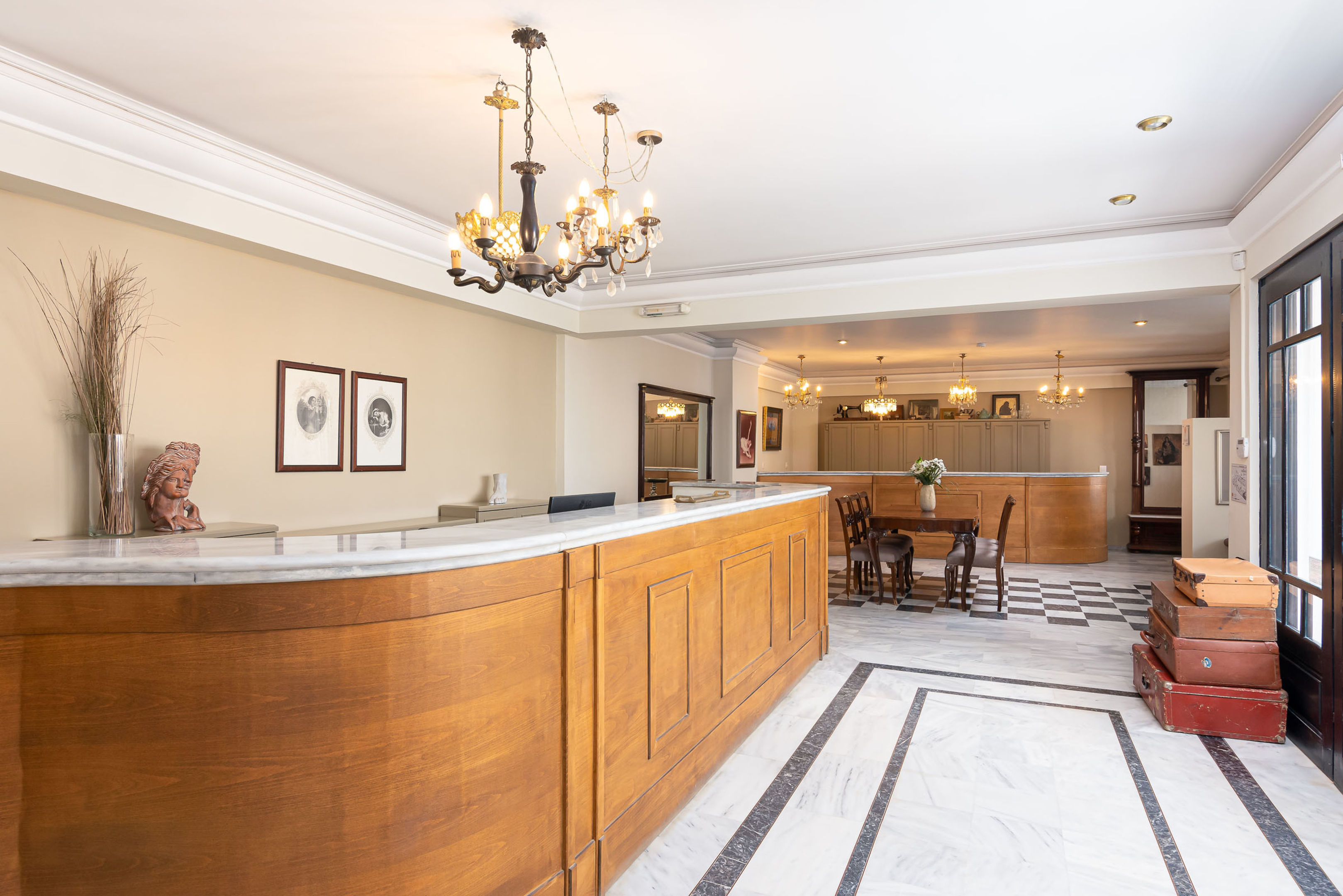 Nami Hotel & Suites image 1