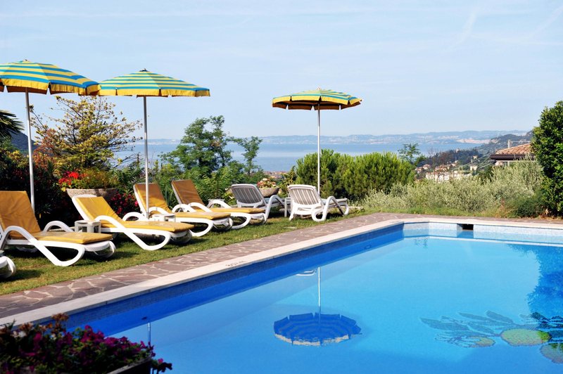 Panorama, Costermano