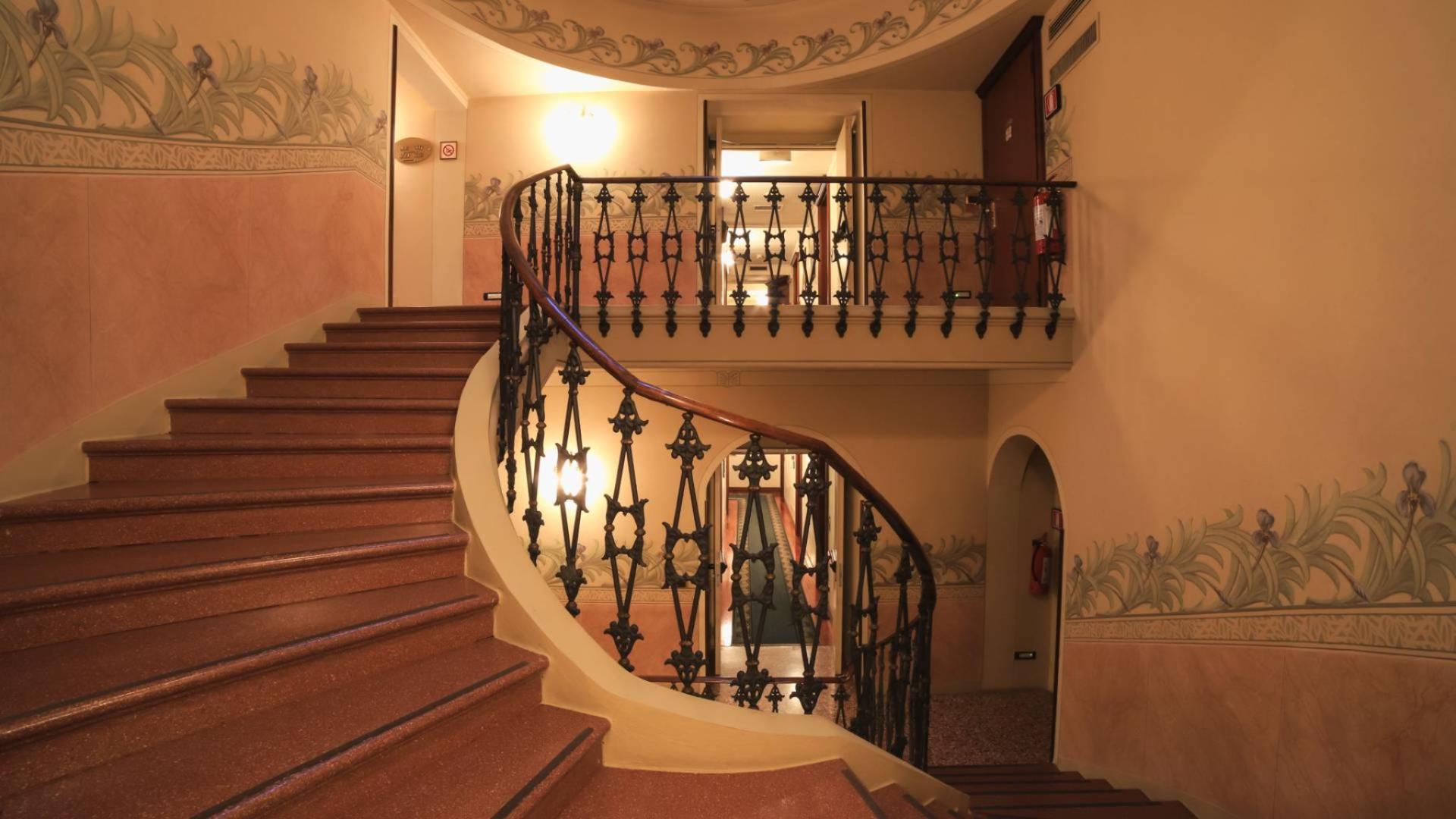 Phi Hotel dei Medaglioni image 3