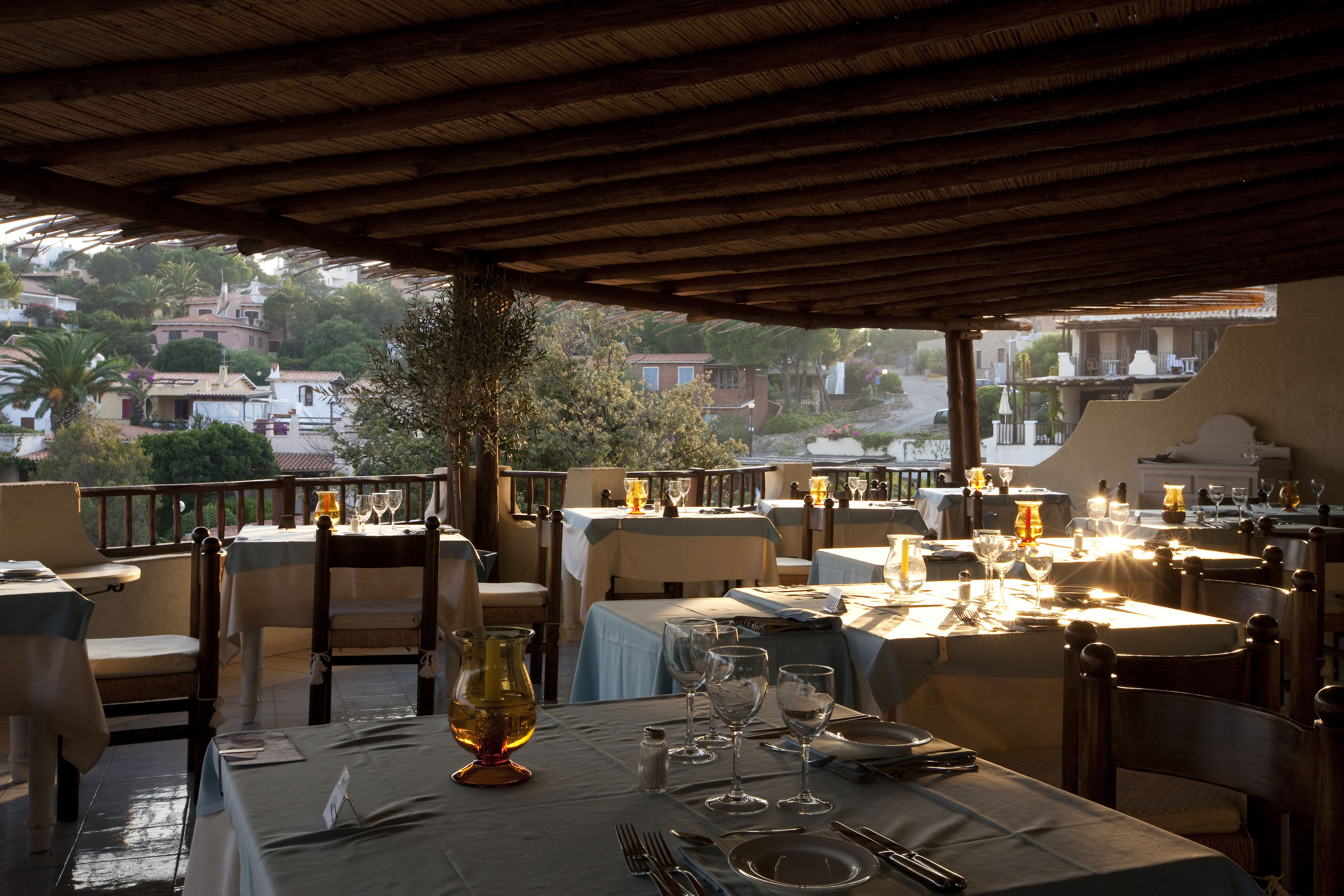 Restaurantterras buiten — Club Hotel Baja Sardinia