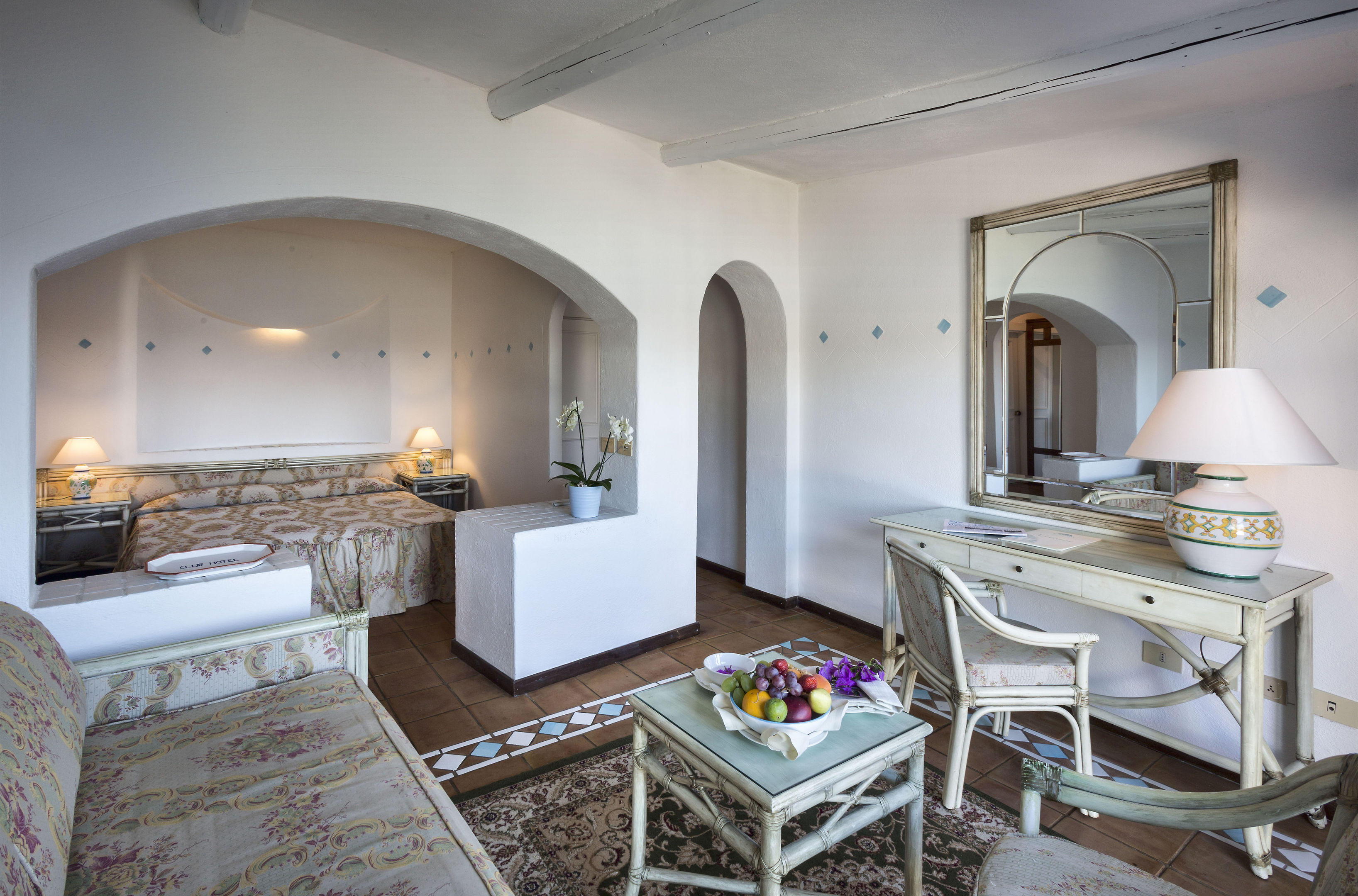 Suite met zithoek — Club Hotel Baja Sardinia