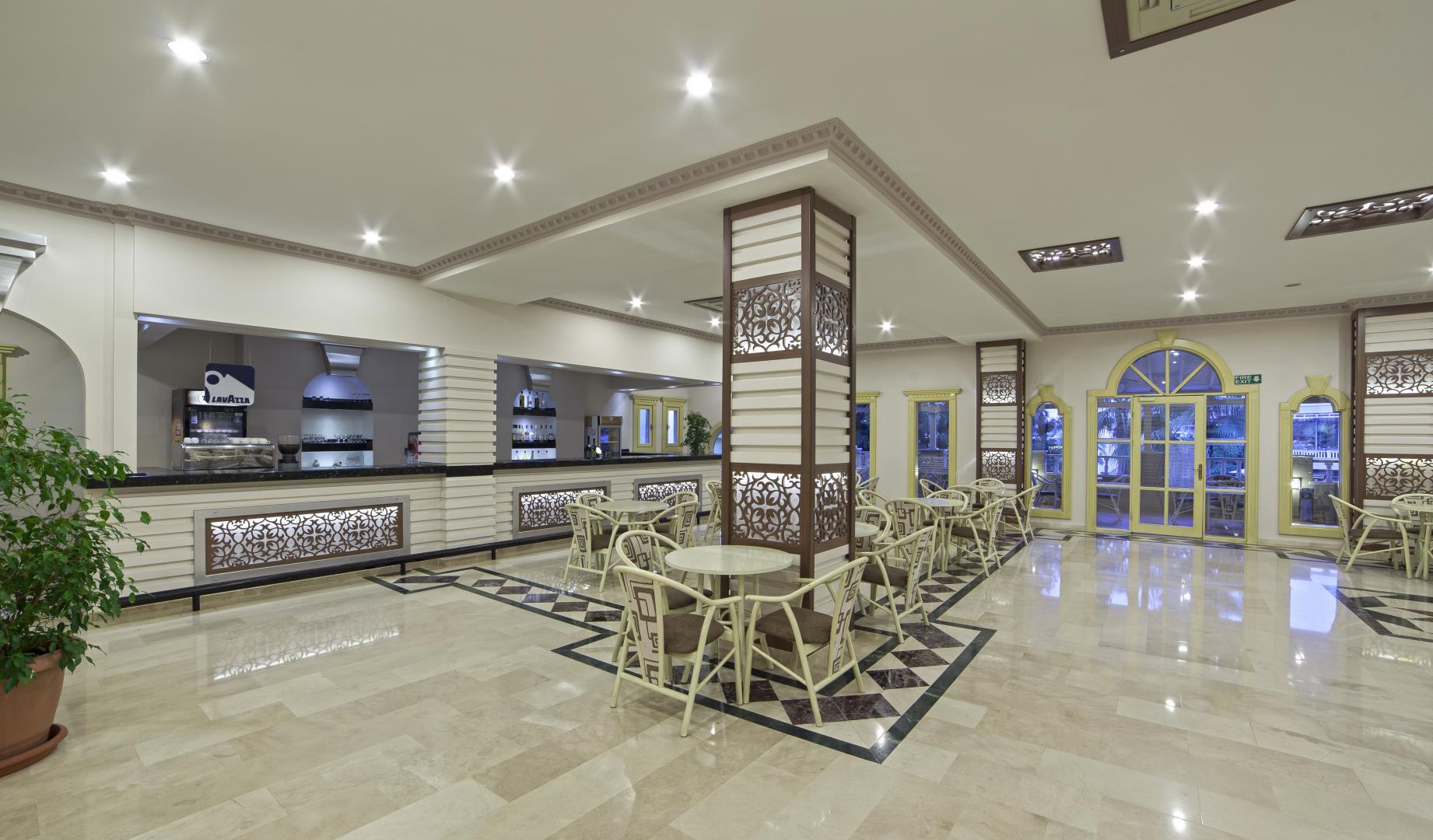 Club Paradiso Hotel & Resort image 3