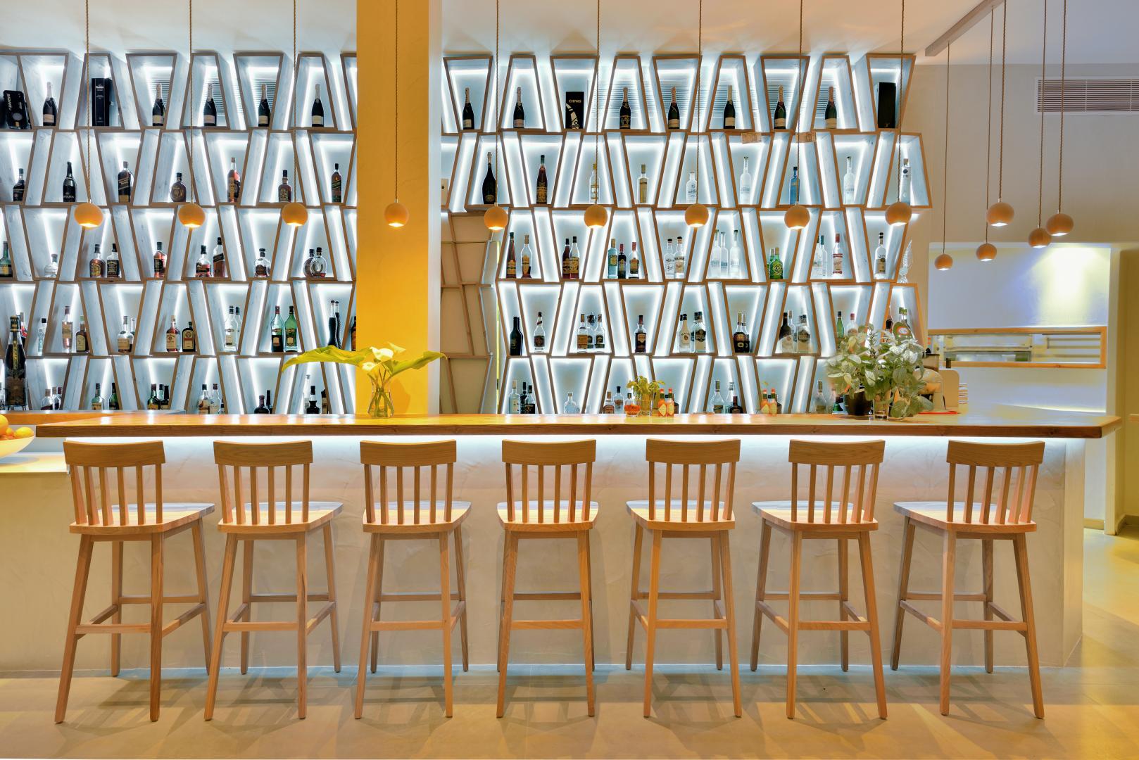 Petinos Hotel image 3