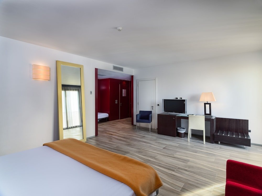 Grand Hotel Tiziano e dei Congressi image 2