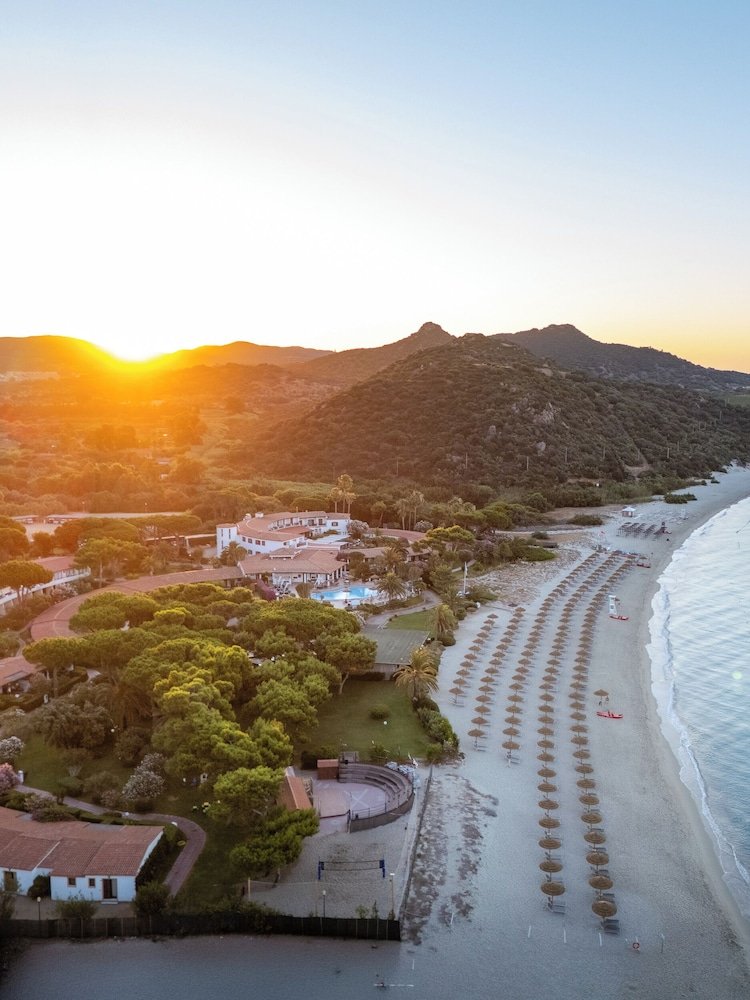 Zonsondergang vanaf het terras — Hotel & Residence Cormoran