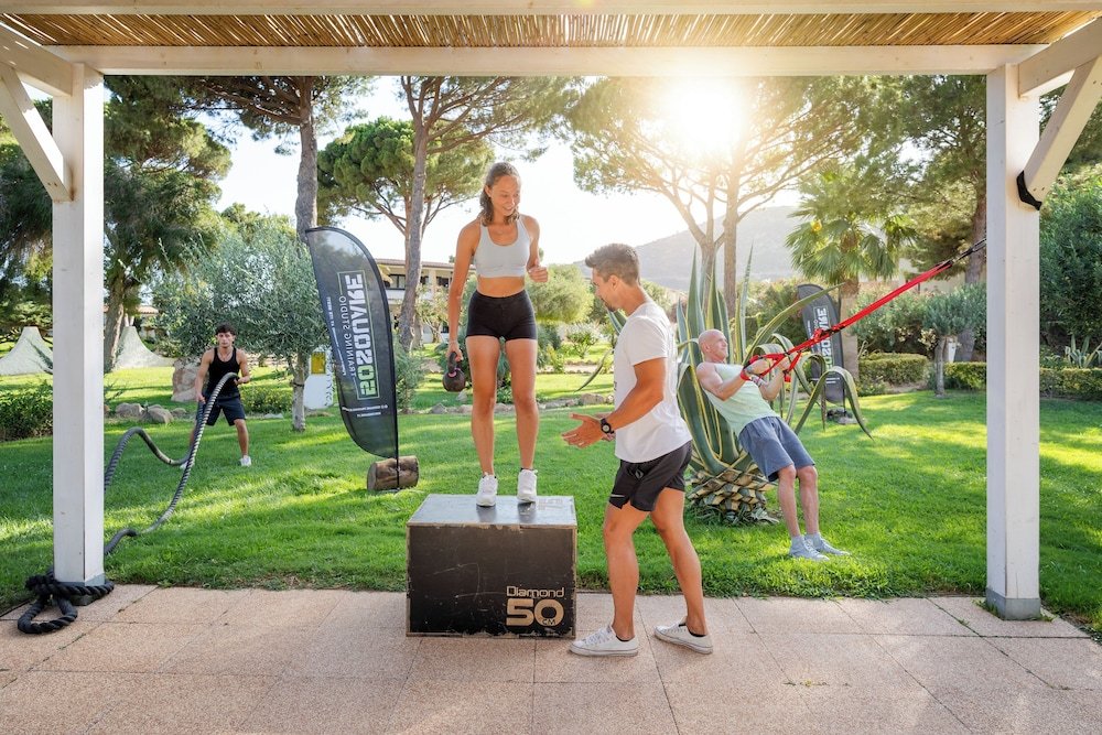Fitnessruimte met cardio-apparaten — Hotel & Residence Cormoran