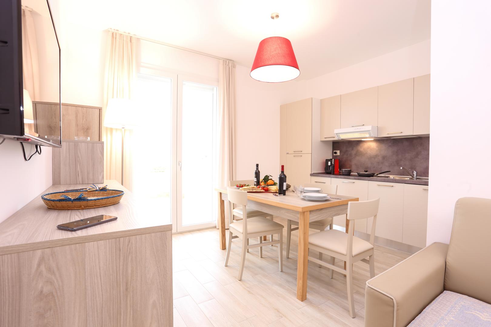 Badkamer met inloopdouche — Alma Di Alghero Apartments
