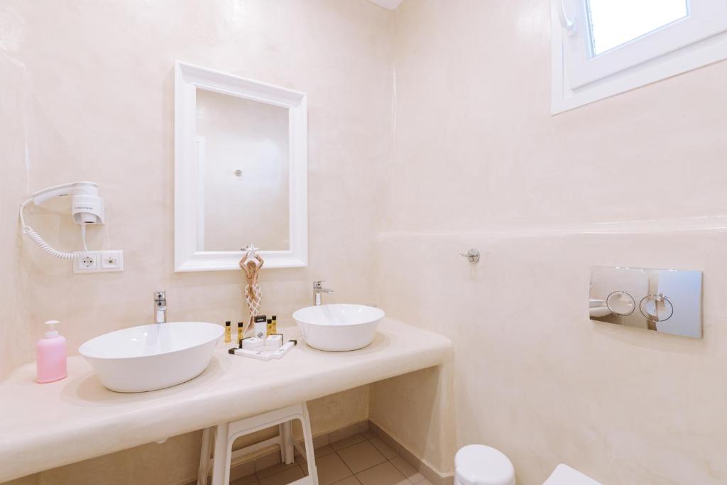 Naxian Emerald Hotel image 1