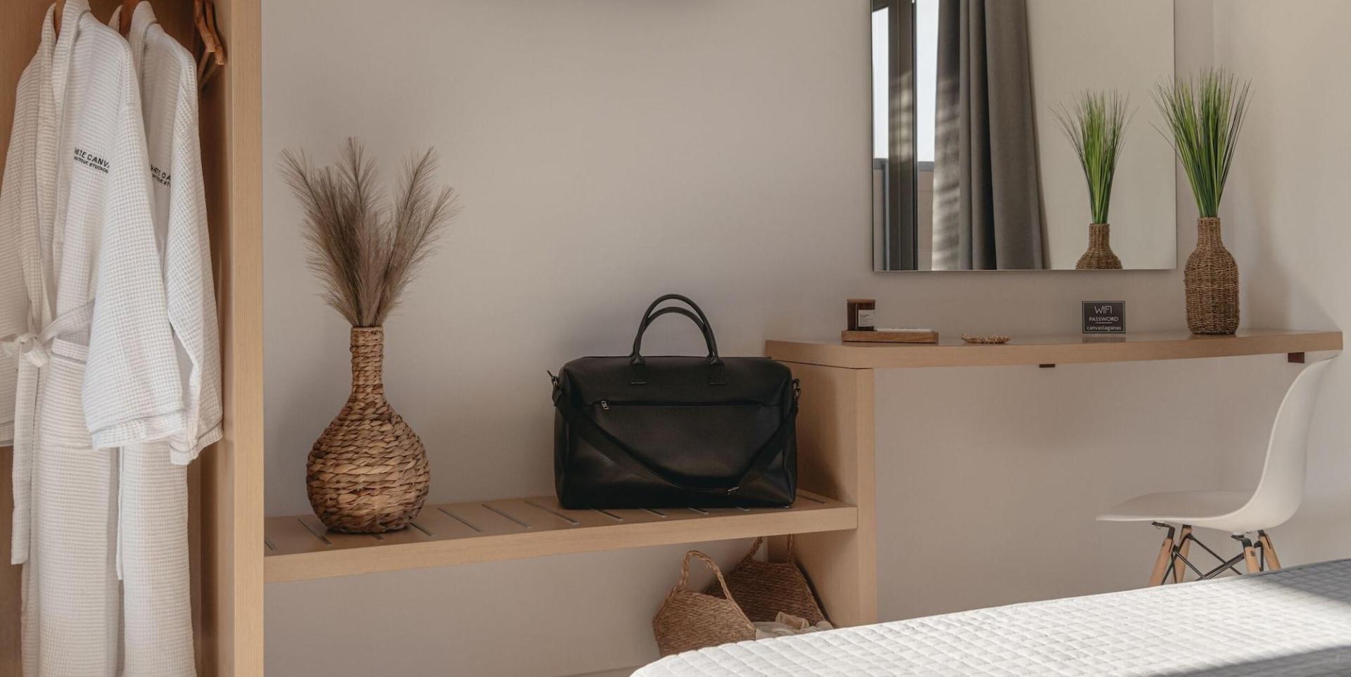 White Canvas Boutique Studios foto 26