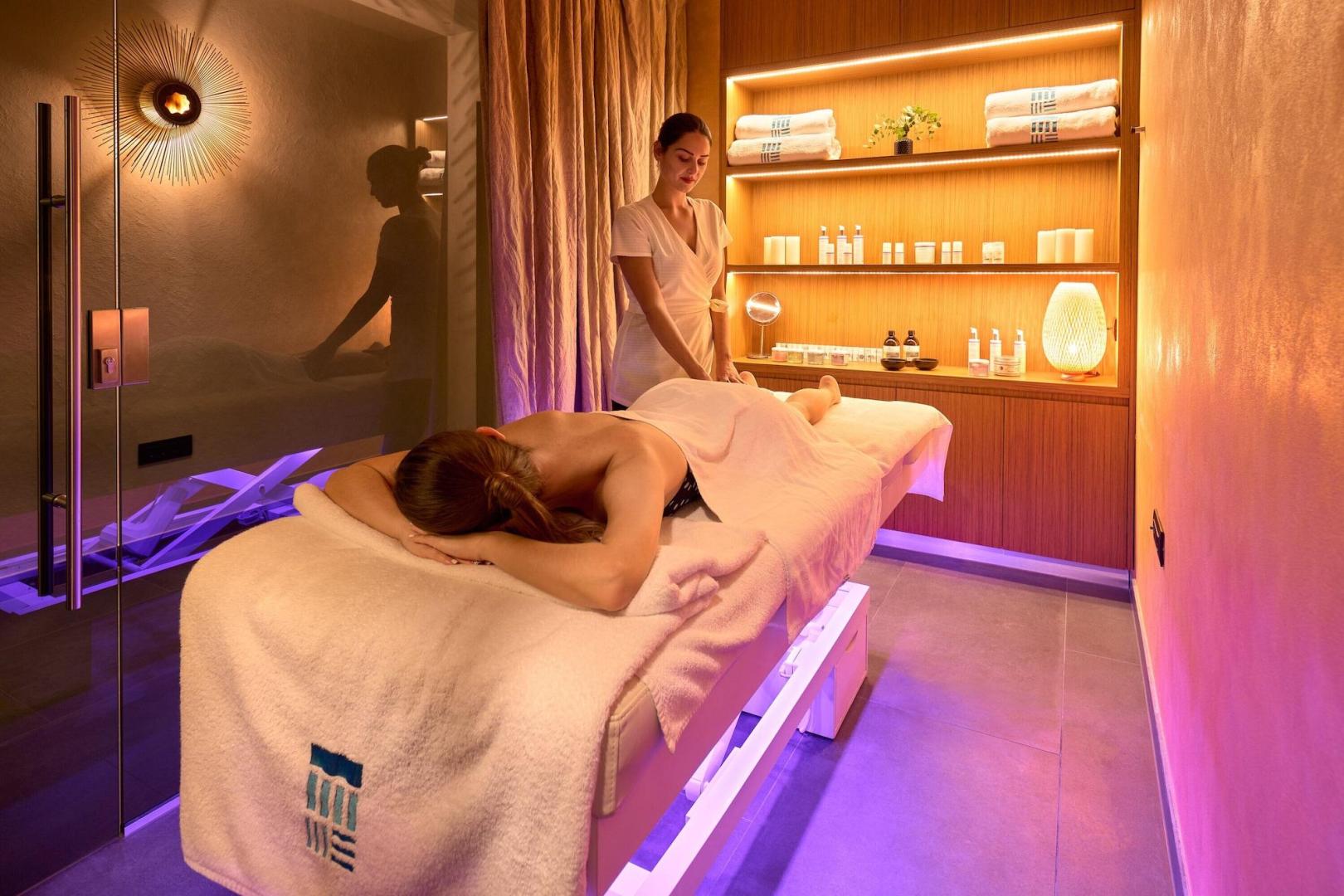 Spa massagekamer — Time Hotel