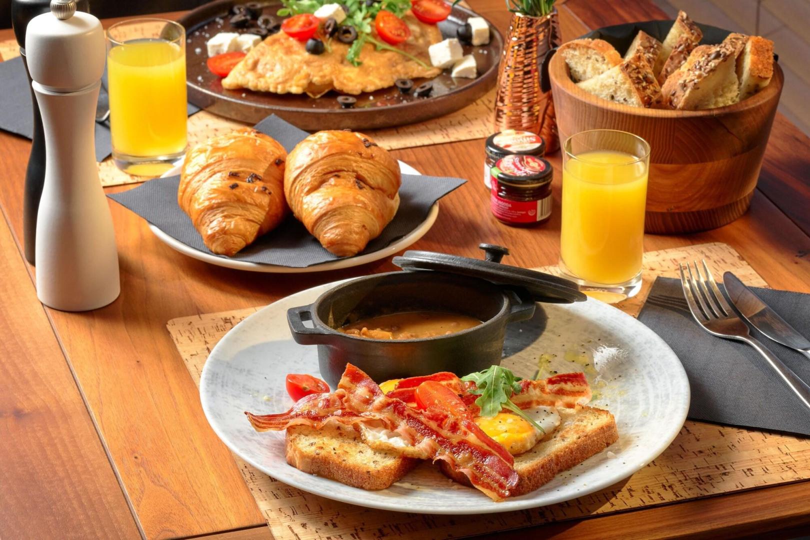 Ontbijtbuffet — Time Hotel