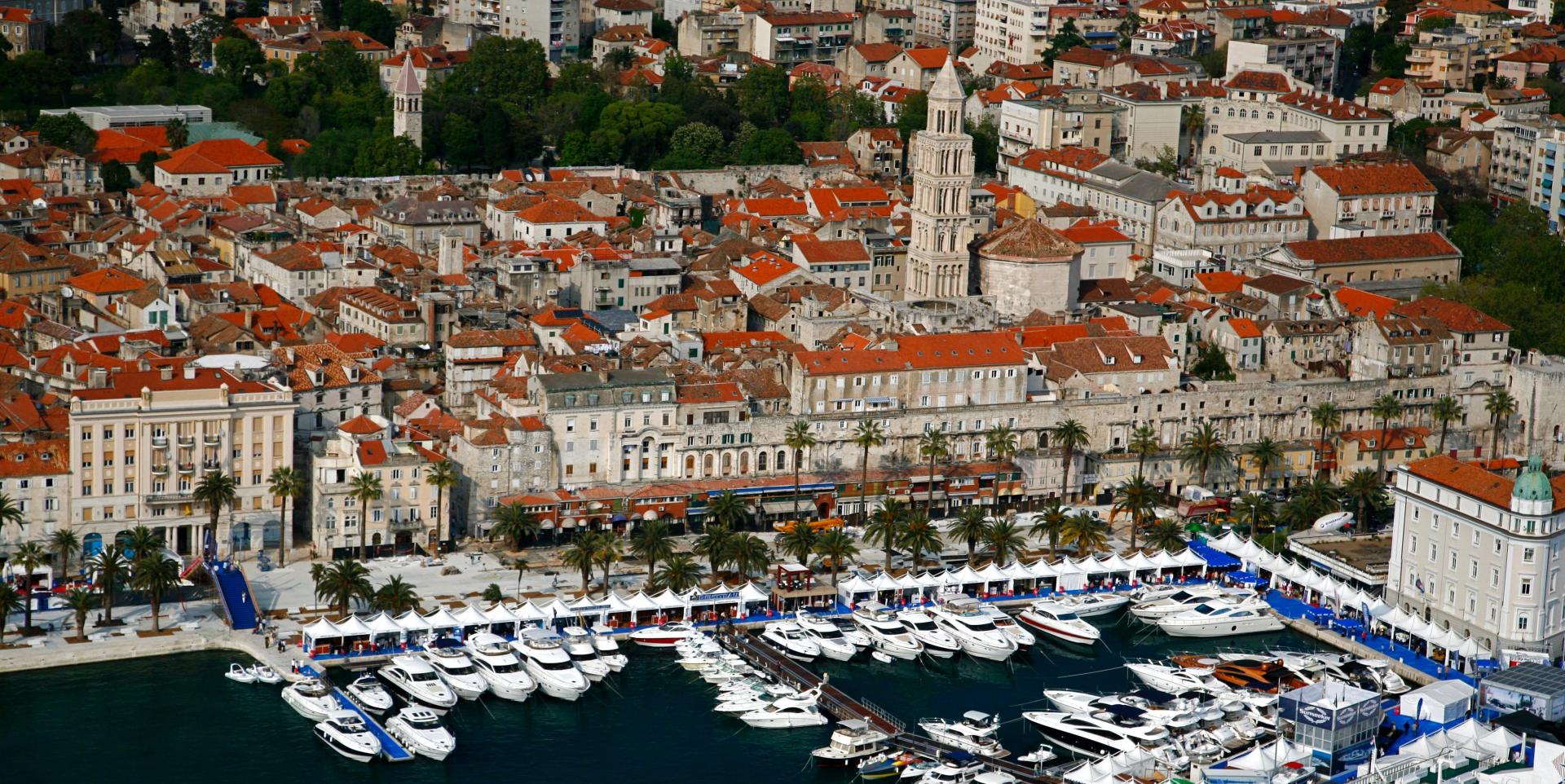 Zeezicht vanaf het balkon — Apartments For You In Split