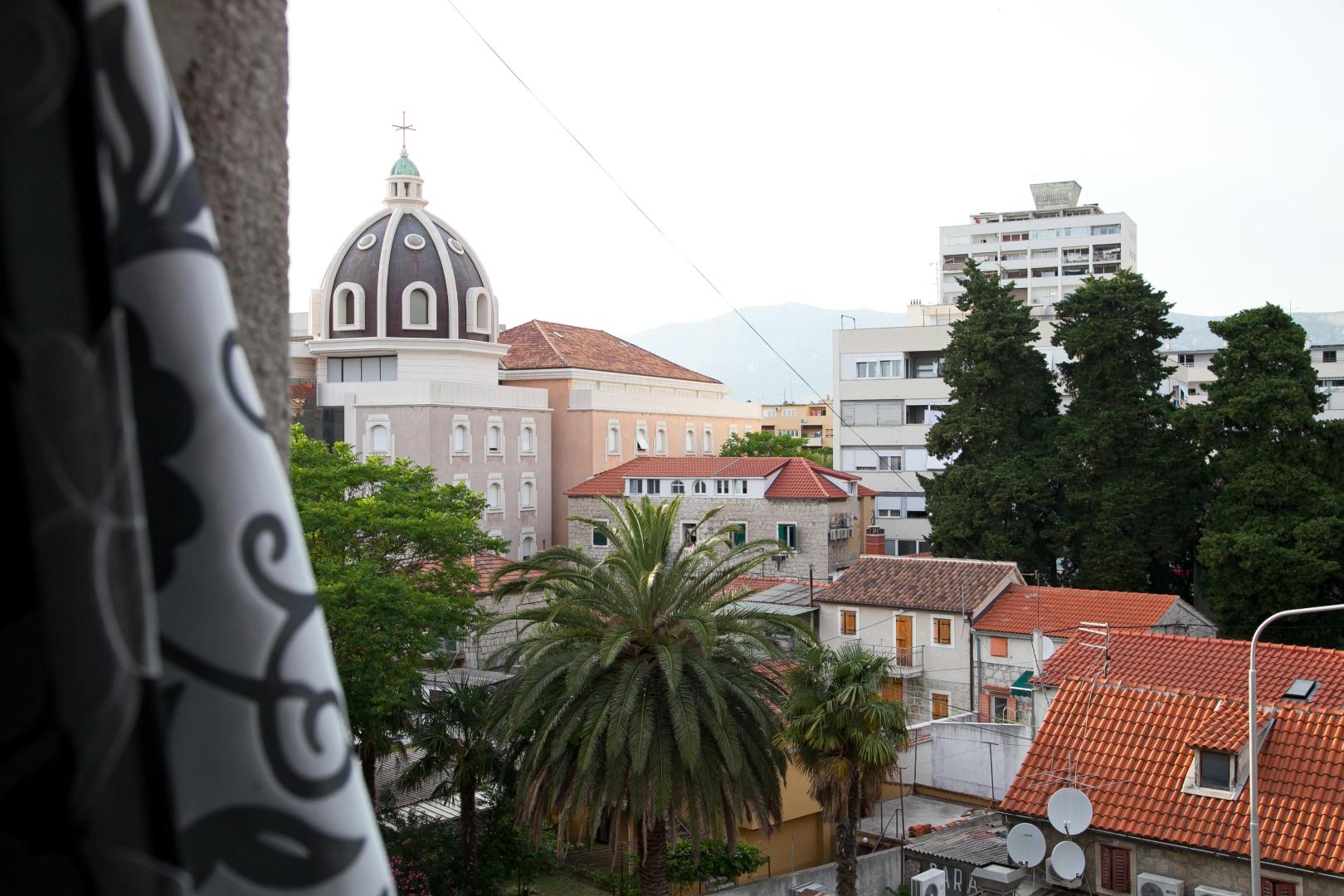 Skyline-uitzicht over de stad — Apartments For You In Split