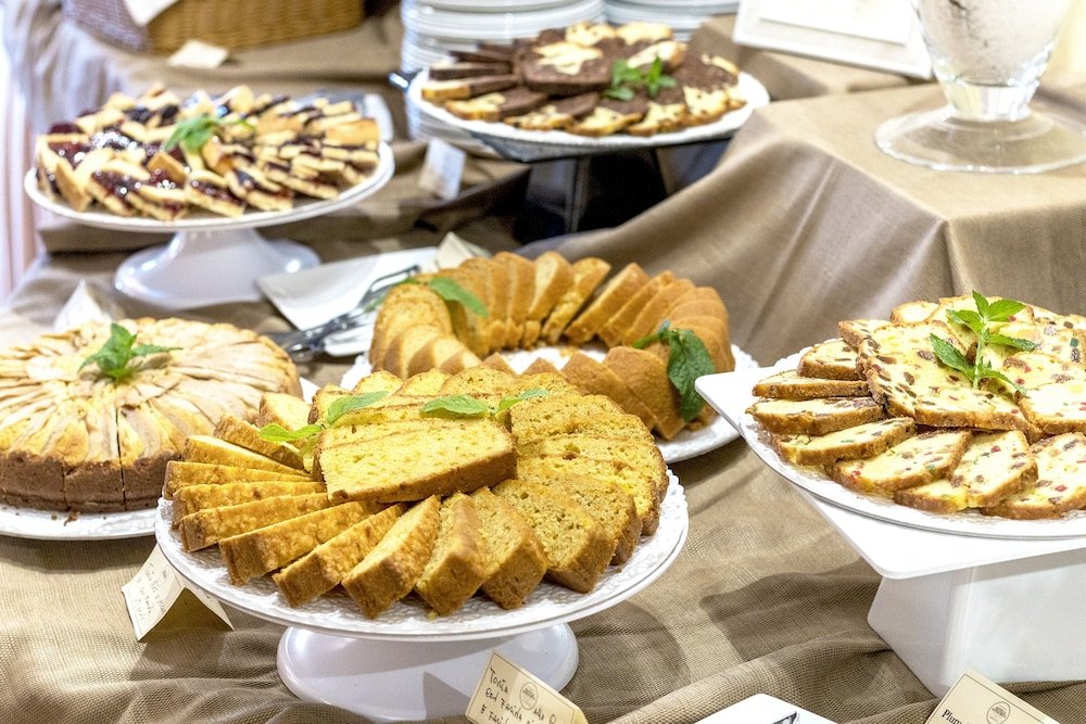 Buffet met diverse gerechten — Colonna Country & Sporting Club