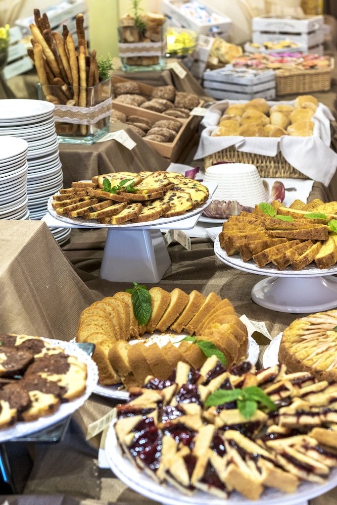 Buffet met diverse gerechten — Colonna Country & Sporting Club