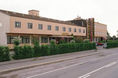 Muraless Art Hotel image 0