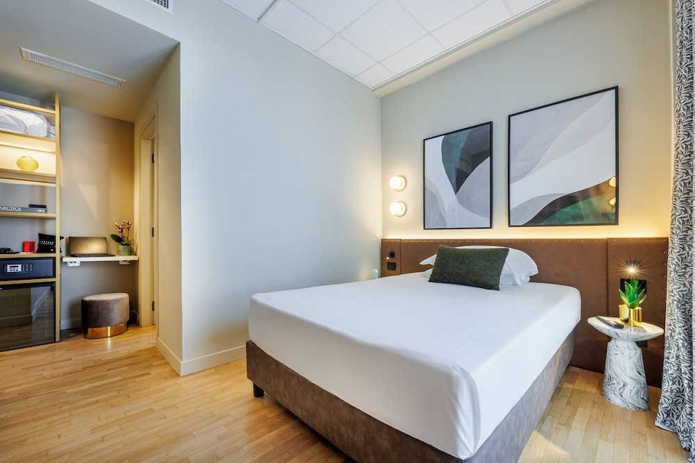 Charlie in Pesaro image 3