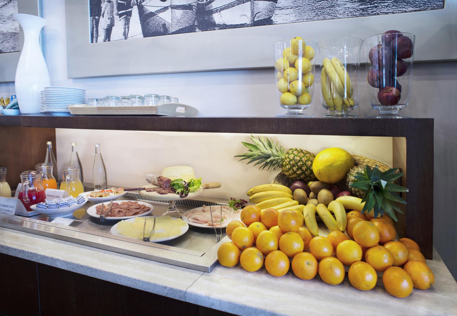 Select Suites & Spa image 2