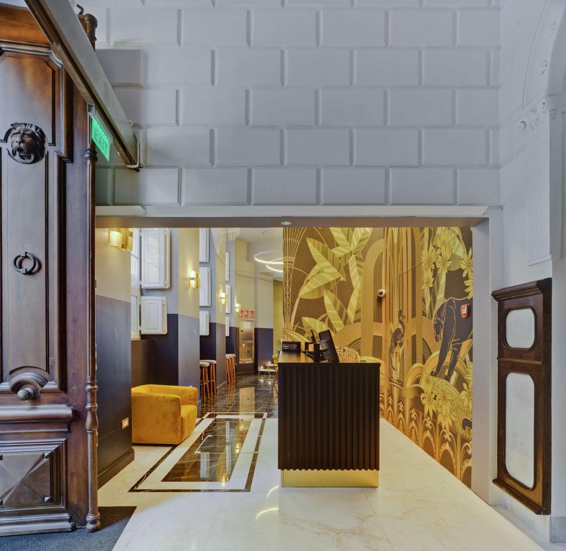 Lobby met receptie — Casa Alberola Alicante Curio Collection by Hilton