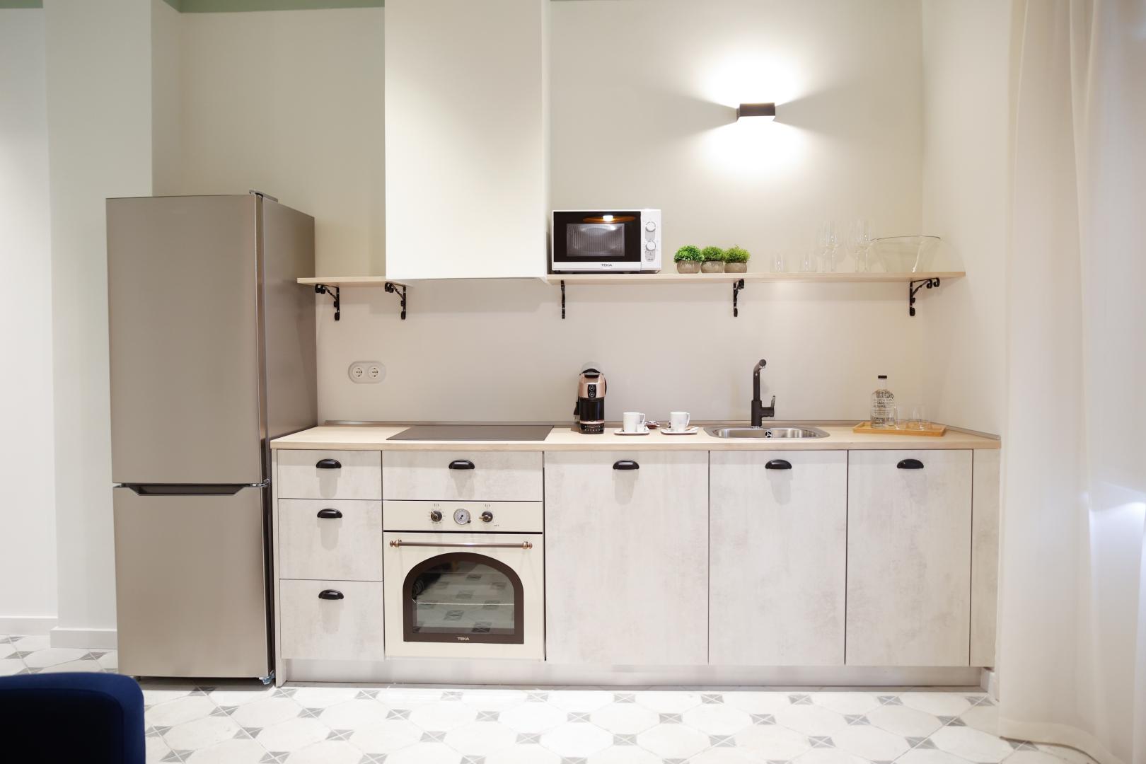 Marmeren badkamer — Casa Alberola Alicante Curio Collection by Hilton