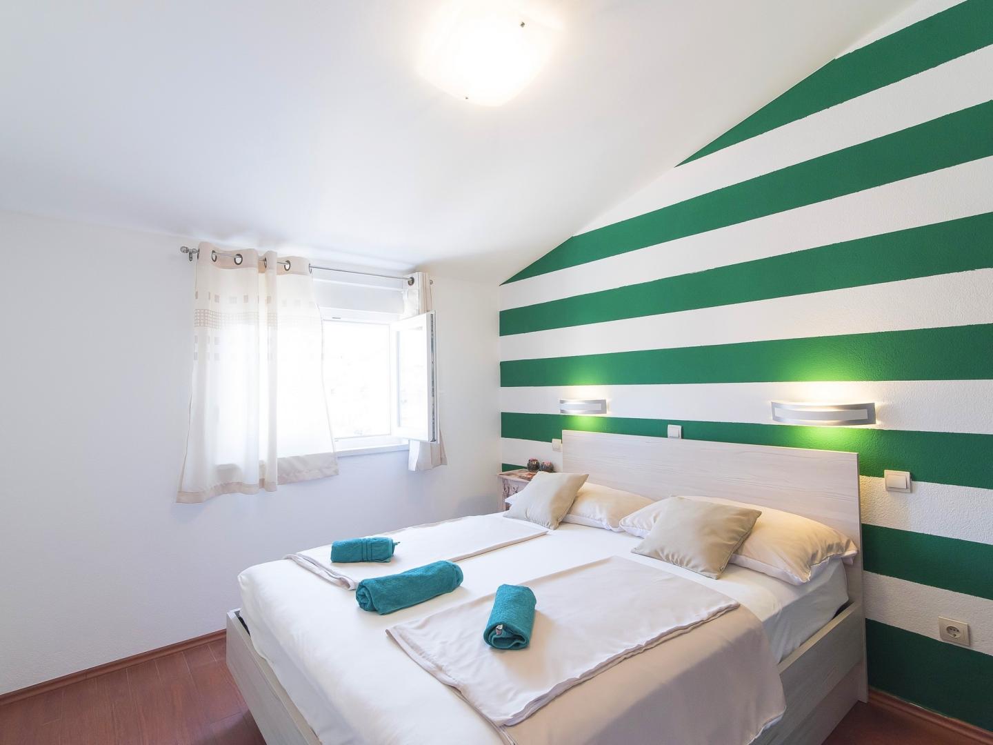 Kamer met twee aparte bedden — Apartments Iskra