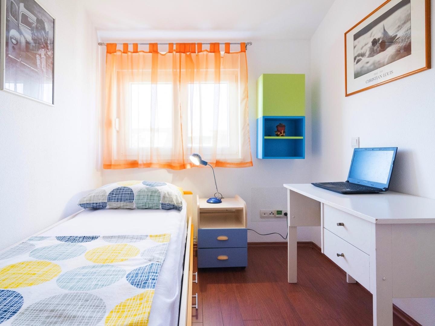 Kamer met twee aparte bedden — Apartments Iskra