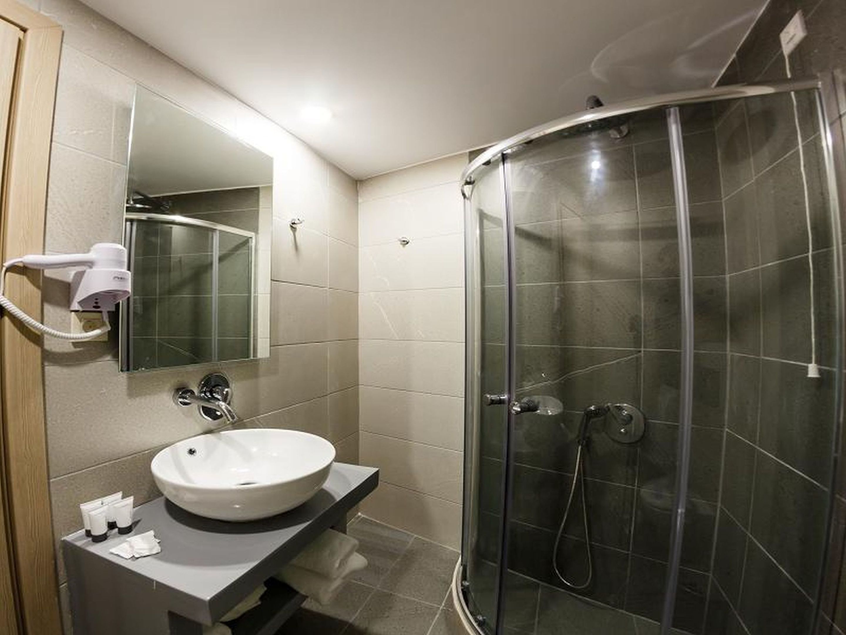 Porto Planos Beach Hotel image 2