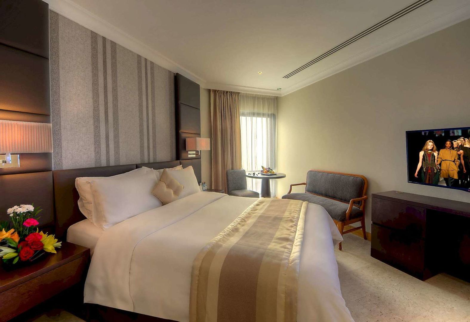 Dubai Marine Beach Resort and Spa image 1